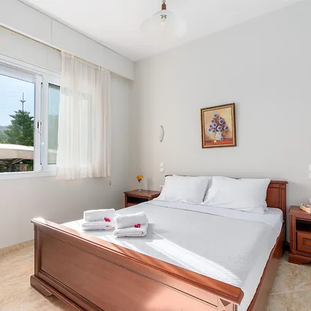 Holiday home Thea 1 Hour And 50 Minutes To Athens Airport