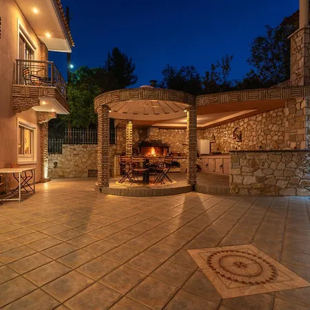 Thea 1 Hour And 50 Minutes To Athens Airport Holiday home