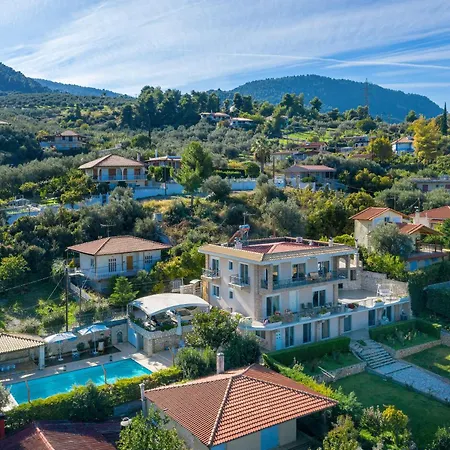 Holiday home Thea 1 Hour And 50 Minutes To Athens Airport *