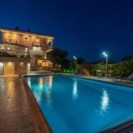 Thea 1 Hour And 50 Minutes To Athens Airport Holiday home